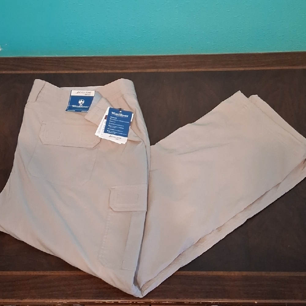 NEW! Wind River NO fly CARGO  Men's Tan Cargo Pants 6738